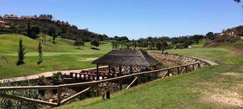 Disfruta del increíble campo de golf de Santa Clara.