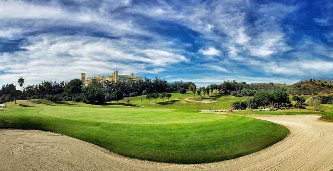 Disfruta del increíble campo de golf de Santa Clara.