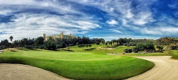 Disfruta del increíble campo de golf de Santa Clara.