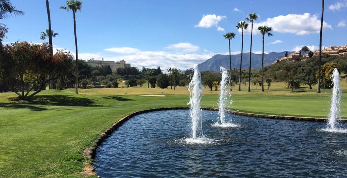 Disfruta del increíble campo de golf de Santa Clara.