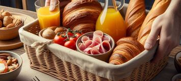 Breakfast delivery 